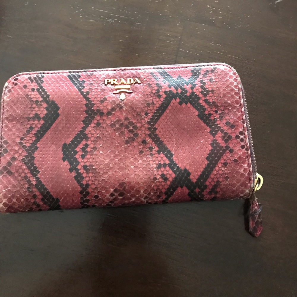 EUC PRADA snakeskin zipper wallet